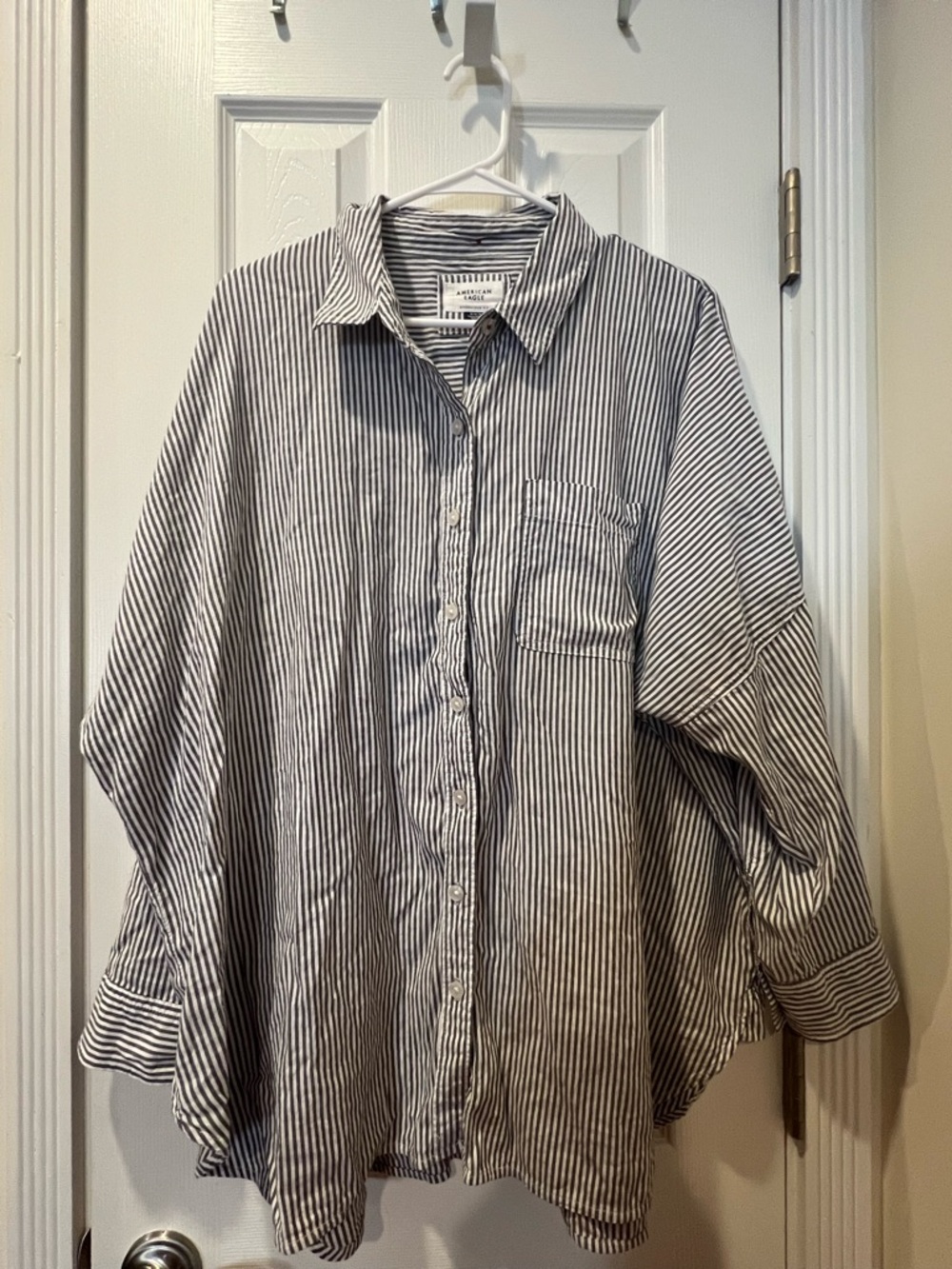 American Eagle Outfitters Black & White Vertical Stripe Button-Down Shirt